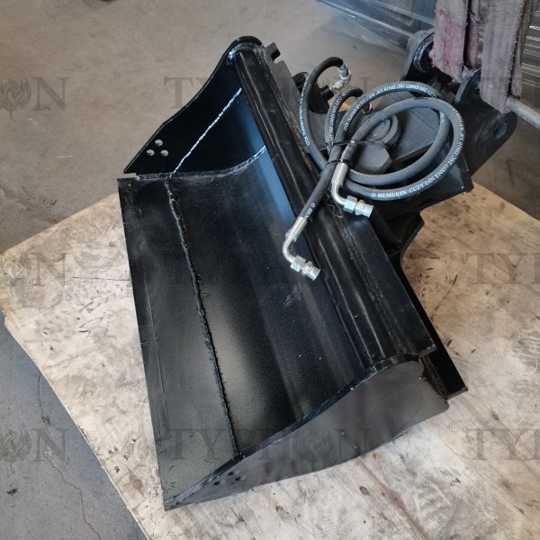 2.5 Ton Excavator Attachment Hydraulic Tilt Bucket 800mm Tilting Bucket 31 inch