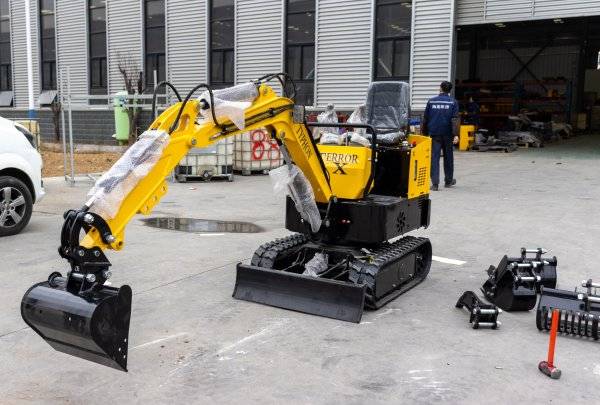 Top Compact & Mini Excavator Diggers- TYPHON Machinery