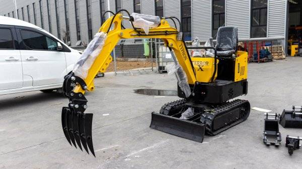 Top Compact & Mini Excavator Diggers- TYPHON Machinery