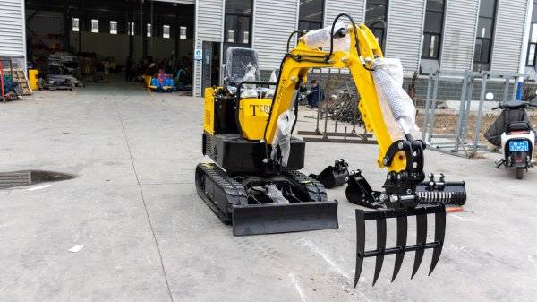 Top Compact & Mini Excavator Diggers- TYPHON Machinery