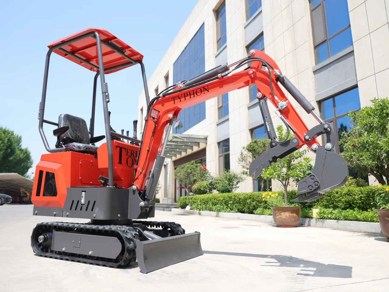 Top Compact & Mini Excavator Diggers- TYPHON Machinery