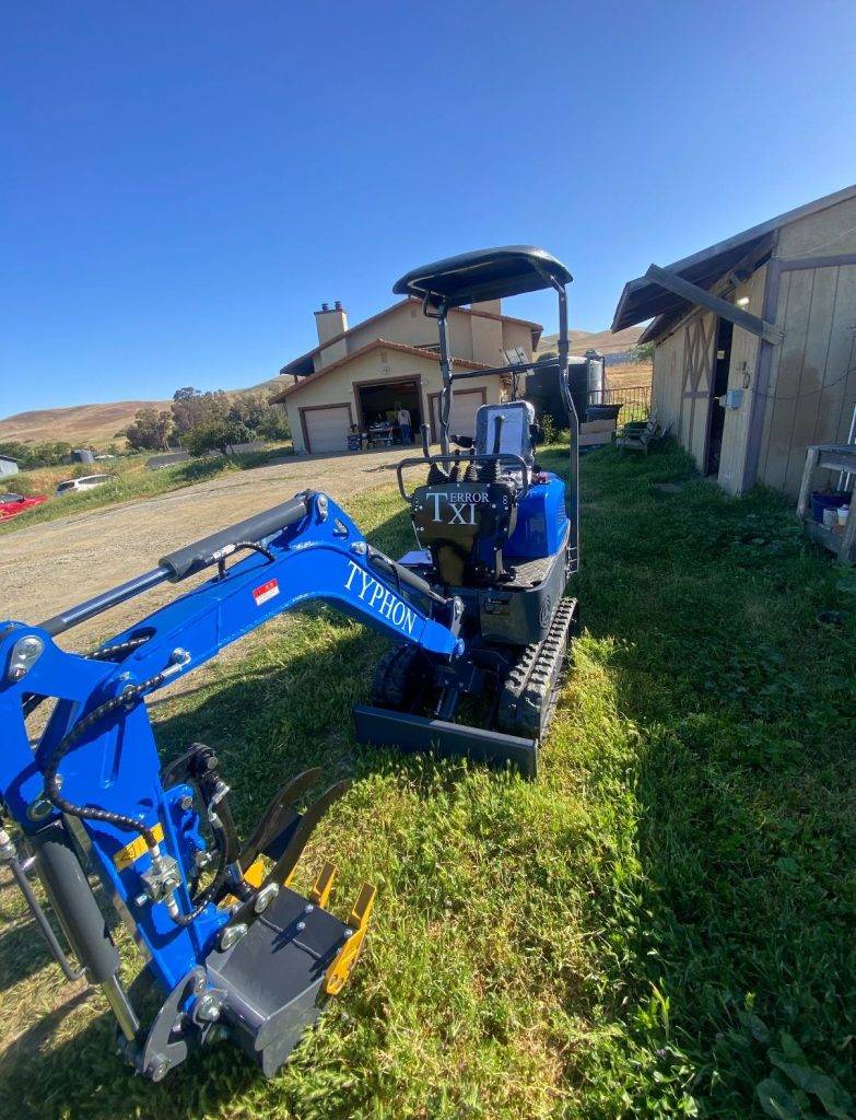 TYPHON Mini Excavator