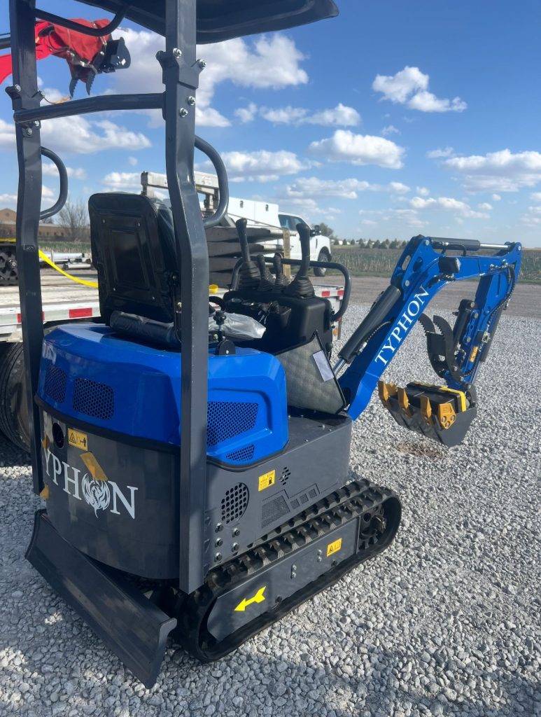 TYPHON Mini Excavator