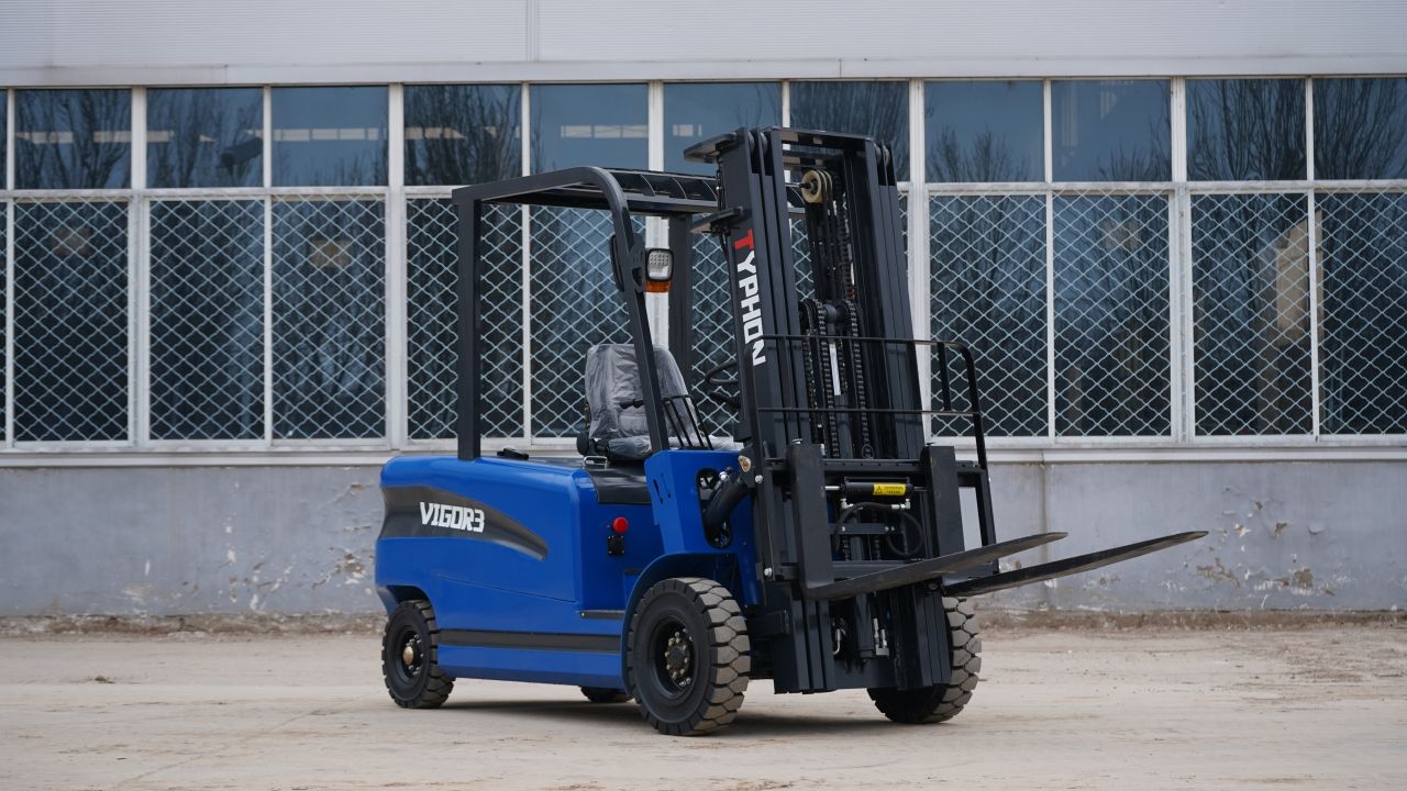 TYPHON VIGOR 3.0 Electric Forklift