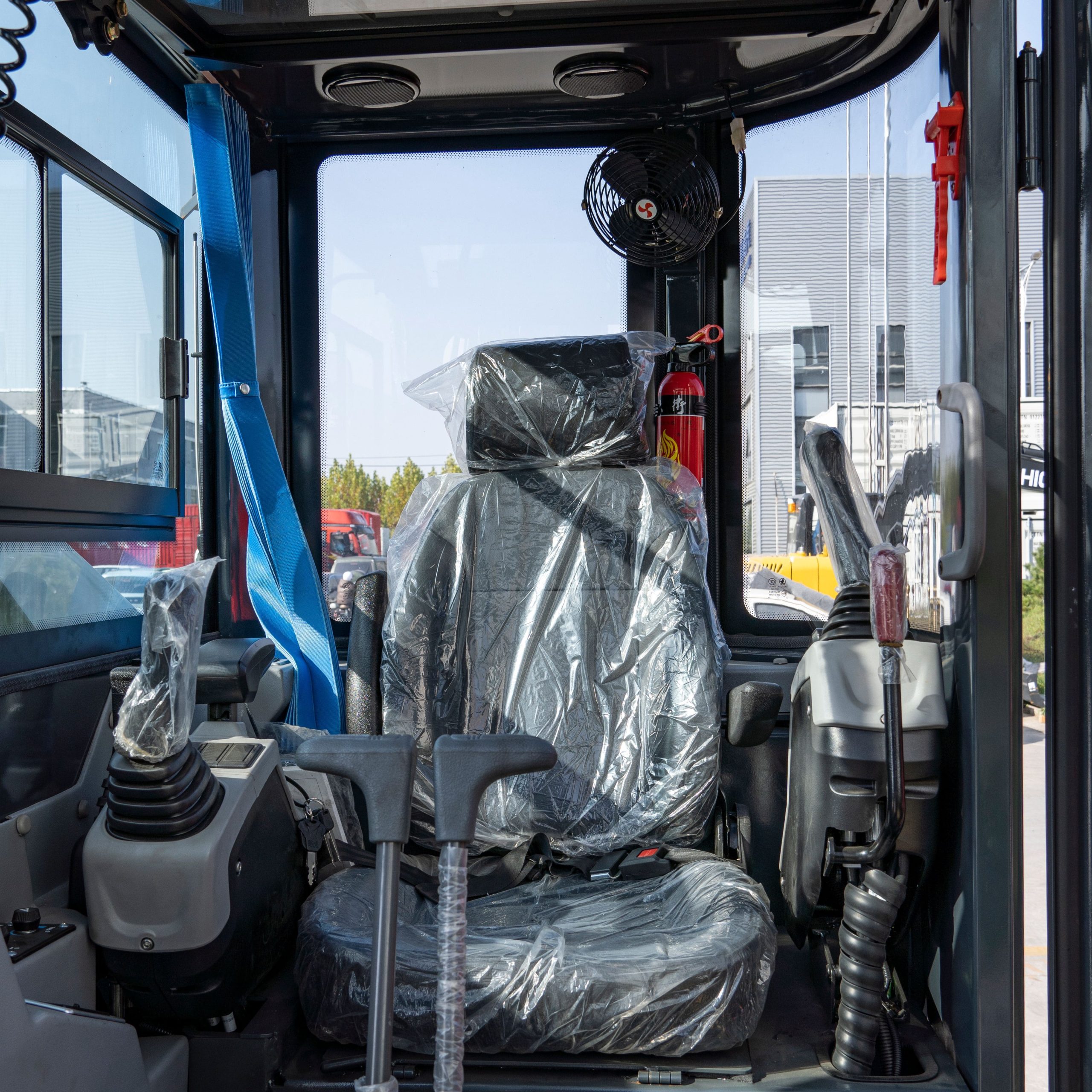 Top Compact & Mini Excavator Diggers- TYPHON Machinery TYPHON KUVUO 4.0 four ton cabin mini excavator w Kubota D1703 Diesel engine Metal Tracks, Boom Swing, AC Heater, Hydraulic Control - Image 26