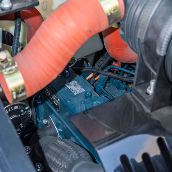 TYPHON Stomp V1000 24HPKubota D1105-E4 Diesel Engine