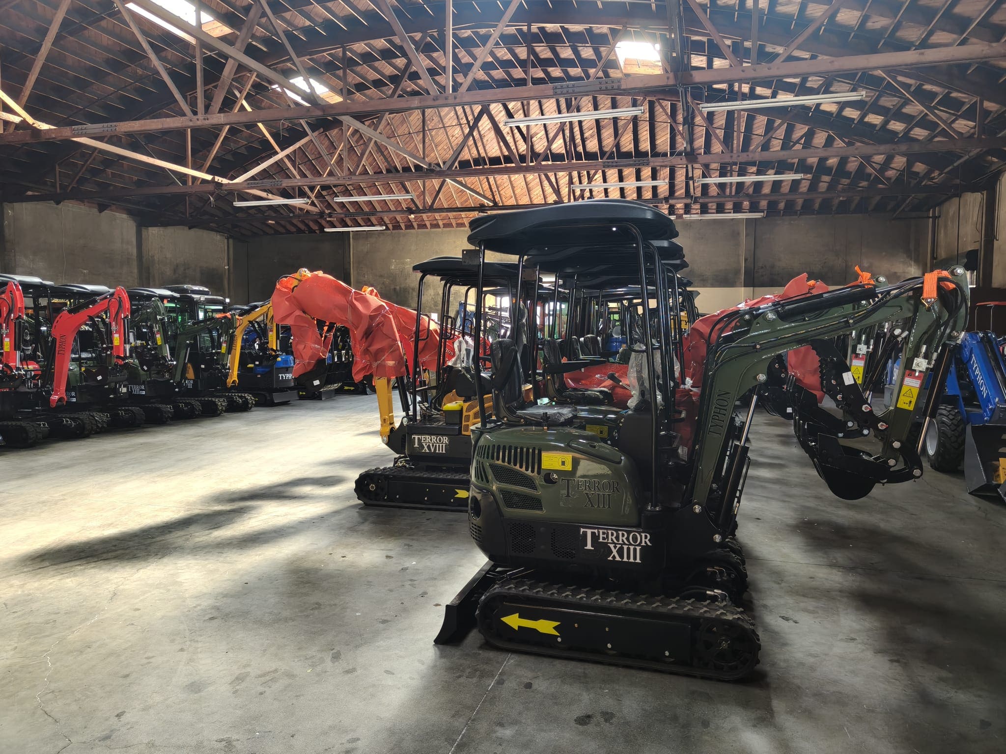 Top Compact & Mini Excavator Diggers- TYPHON Machinery