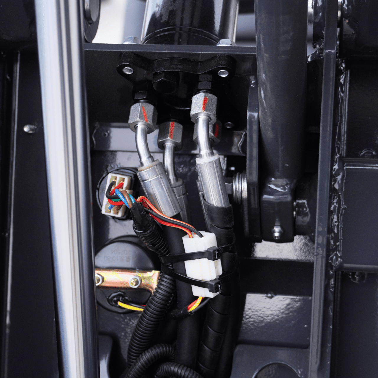 Top Compact & Mini Excavator Diggers- TYPHON Machinery New TYPHON MZVT Compact Tri-Wheel Loader with 22.1 HP EPA-Certified Honda GX690 V-Twin Gas Engine, 360° Steering & 772 lb Load Capacity - Image 27